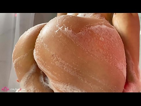 ❤️ Brunette dushda kuchli orgazm uchun vibrator bilan mushukni onanizm qiladi ️ Super porno uz.sayhentai.ru ☑